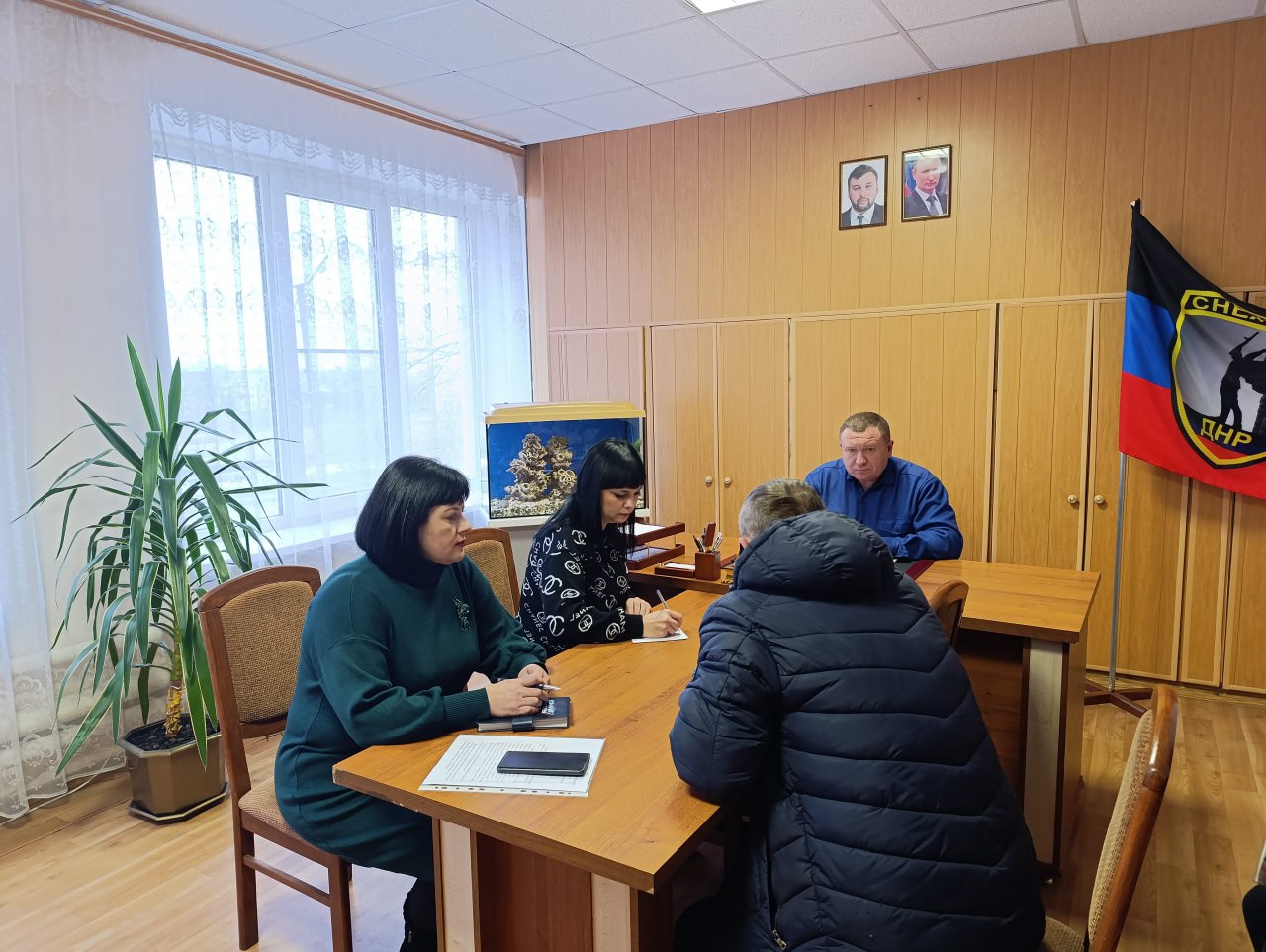 Глава Снежного провел выездной прием граждан в поселке Северное.