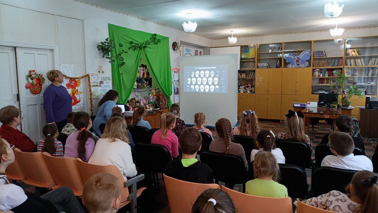 В Снежном состоялся урок памяти «Холокост. Помнить, чтобы не забыть!».