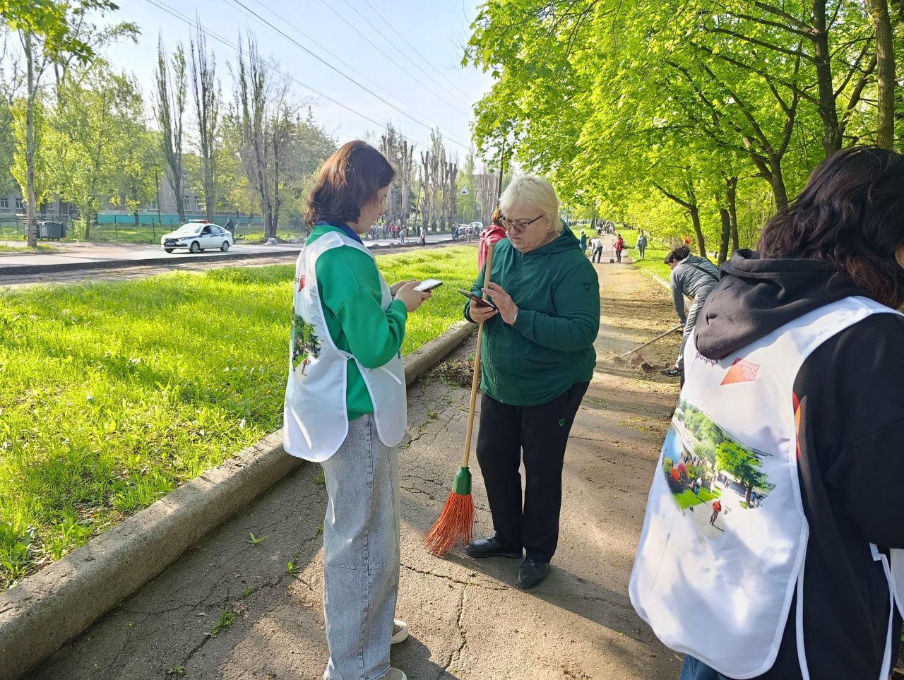 Снежнянцы приняли участие в голосовании по благоустройству округа.