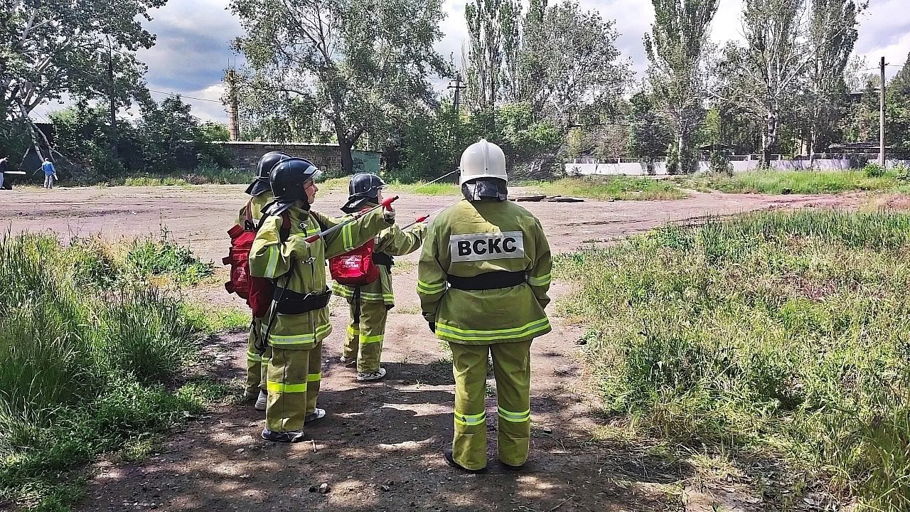Юные снежнянцы поучаствовали в республиканском слёте школьных спасательных отрядов.