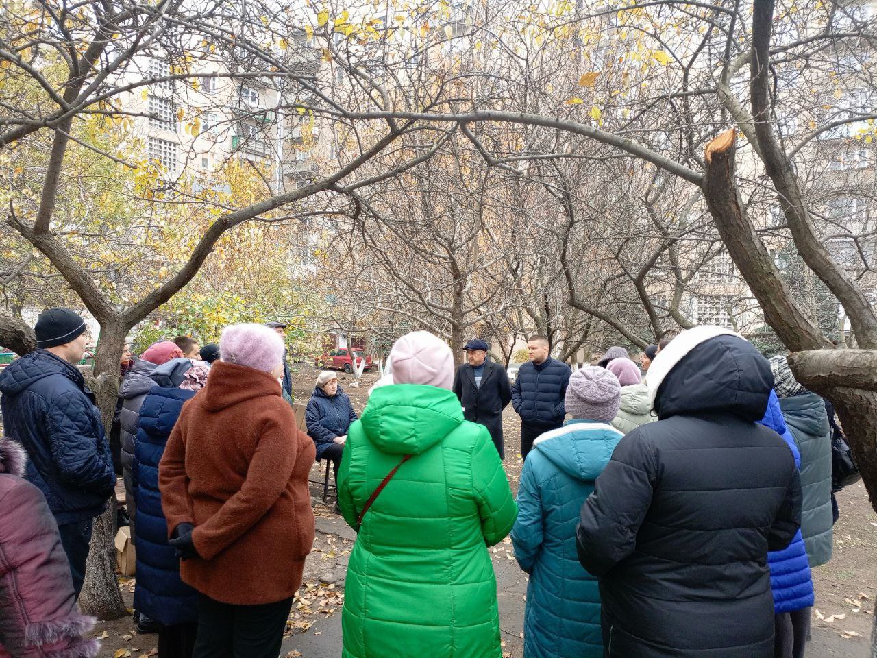 В Снежном ответили на вопросы жителей.