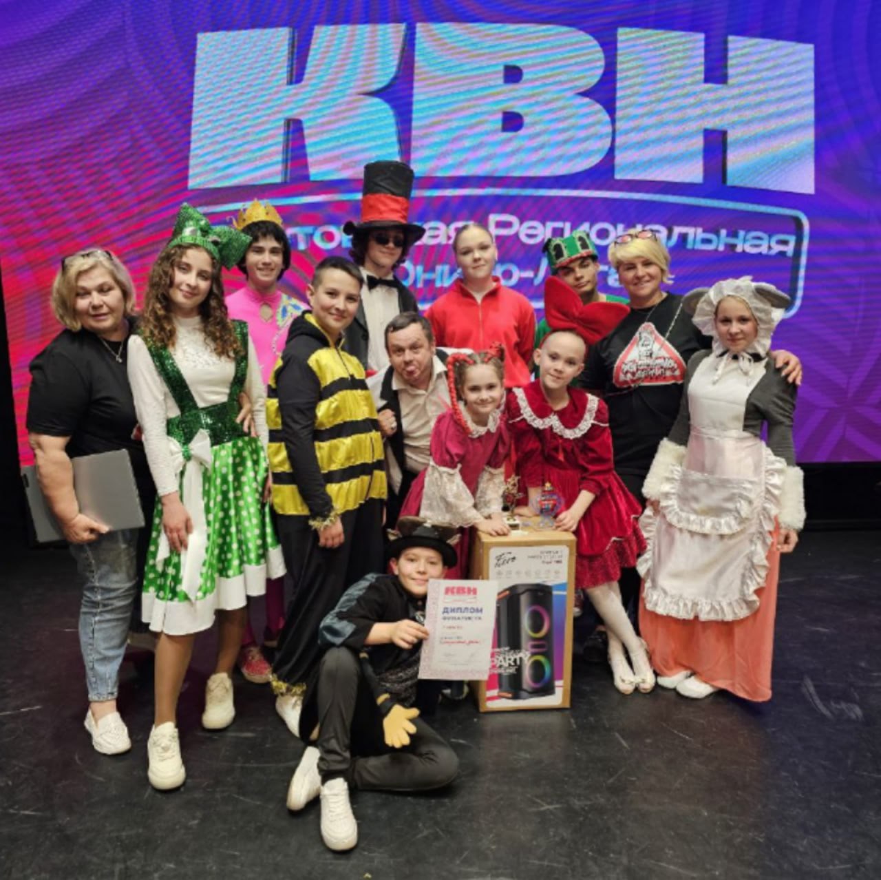 Снежнянская команда КВН «Осторожно, дети» поучаствовали в финале Ростовской Юниор-Лиги КВН.