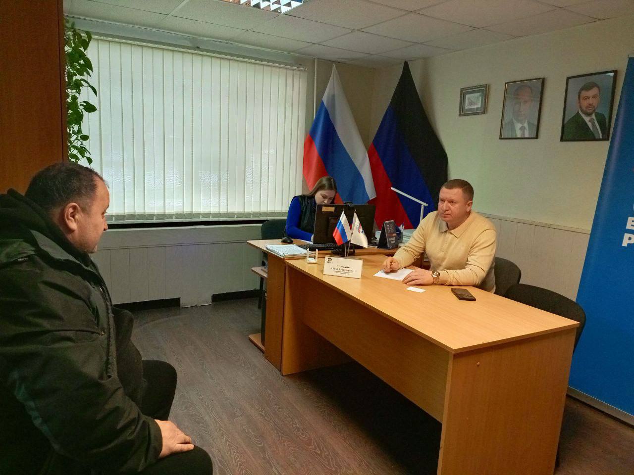 Глава Снежного обсудил с жителями округа вопросы жилищно-коммунальной сферы.