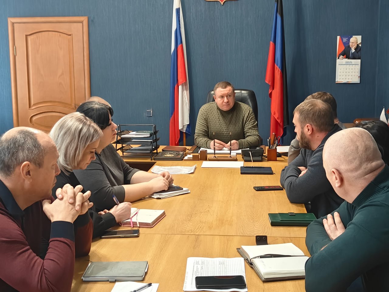 В Снежном обсудили вопросы работы коммунального хозяйства округа.