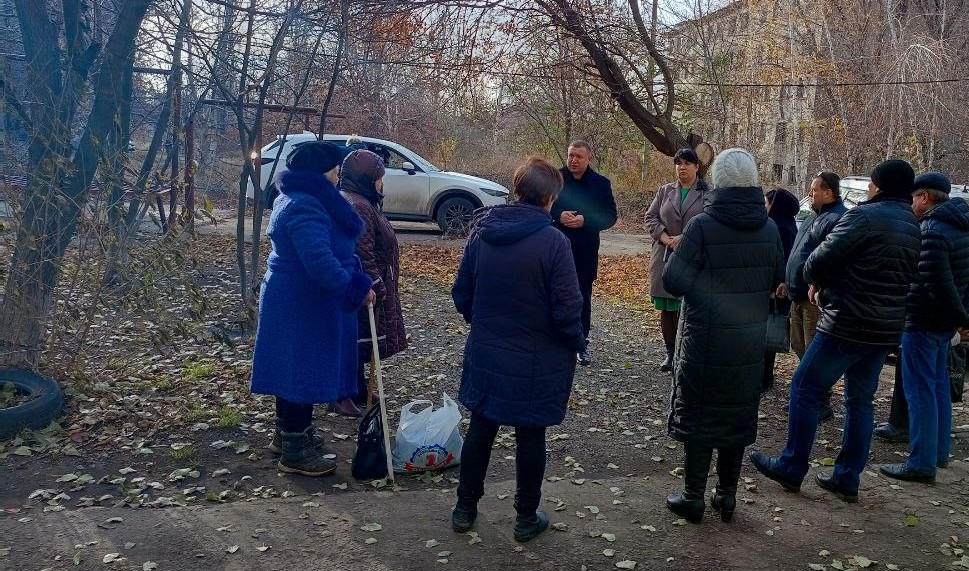 Глава обсудил со снежнянцами вопросы водоснабжения и деятельность ОСМД.