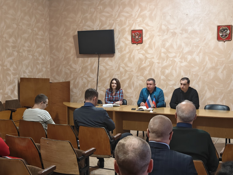 В Снежном обсудили текущие вопросы жизнедеятельности. В Снежном обсудили текущие вопросы жизнедеятельности.