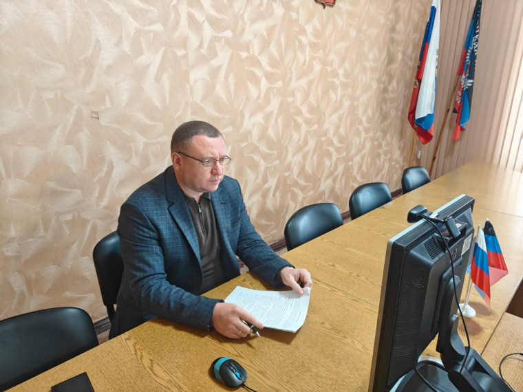 Глава городского округа Снежное ответил на вопросы жителей округа в прямом эфире. Глава городского округа Снежное ответил на вопросы жителей округа в прямом эфире.