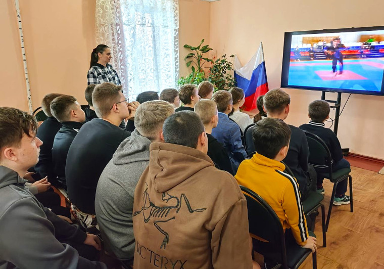 Юные снежнянцы поучаствовали в мероприятии к Международному дню кикбоксинга. Юные снежнянцы поучаствовали в мероприятии к Международному дню кикбоксинга.