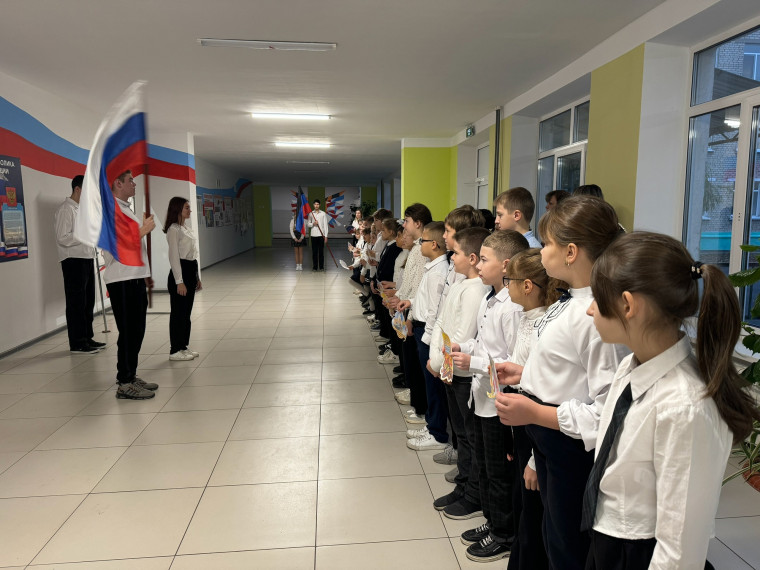 В школе Снежного линейку памяти посвятили Дню Неизвестного солдата. В школе Снежного линейку памяти посвятили Дню Неизвестного солдата.