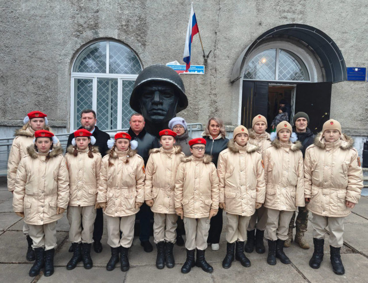 В Снежном прошло мероприятие ко Дню неизвестного солдата. В Снежном прошло мероприятие ко Дню неизвестного солдата.