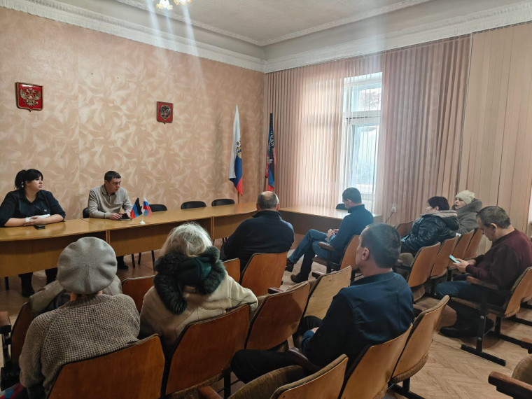 В Снежном обсудили прохождение отопительного сезона. В Снежном обсудили прохождение отопительного сезона.