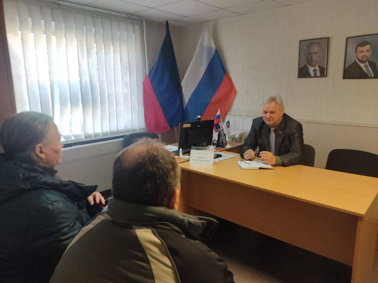 В Снежном прошел приём депутата Народного Совета ДНР. В Снежном прошел приём депутата Народного Совета ДНР.
