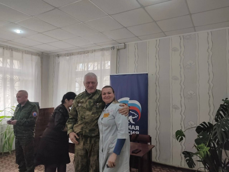 22 партбилета для медиков Снежного. 22 партбилета для медиков Снежного.