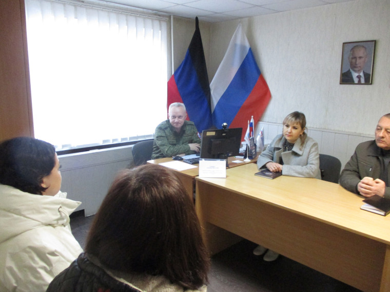 В общественной приемной. В общественной приемной.