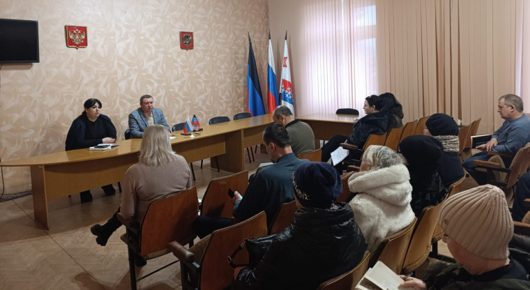 В Снежном обсудили прохождение отопительного сезона. В Снежном обсудили прохождение отопительного сезона.