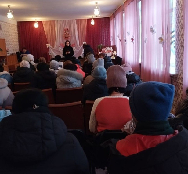 В Снежнянском территориальном центре проходит активная деятельность. В Снежнянском территориальном центре проходит активная деятельность.