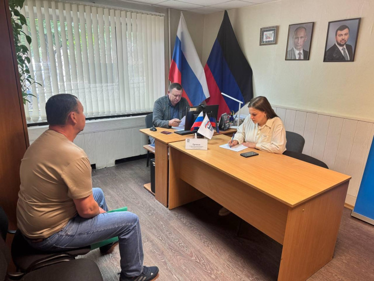 Глава муниципалитета Снежное ответил на вопросы жителей. Глава муниципалитета Снежное ответил на вопросы жителей.
