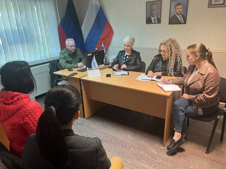 В Снежном состоялся прием главы администрации города. В Снежном состоялся прием главы администрации города.