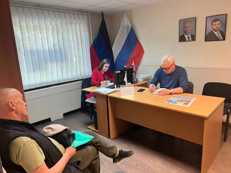 В Снежном прошел приём депутата Народного Совета ДНР. В Снежном прошел приём депутата Народного Совета ДНР.