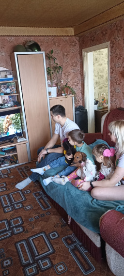 Всей семьёй в кино. Всей семьёй в кино.