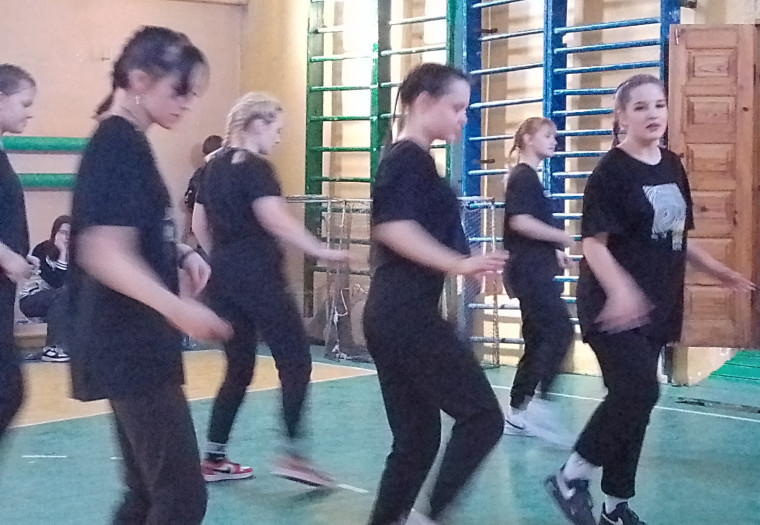 Спортивный праздник «А ну-ка, девушки!». Спортивный праздник «А ну-ка, девушки!».